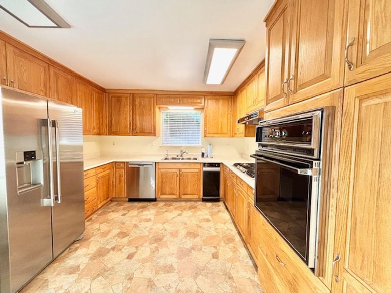 2556 Neptune Pl - Photo 4 of 21