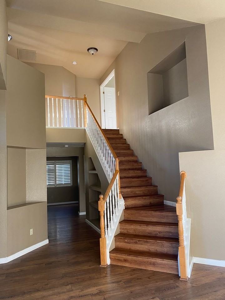 4200 Wild Ivy Ln - Photo 3 of 30