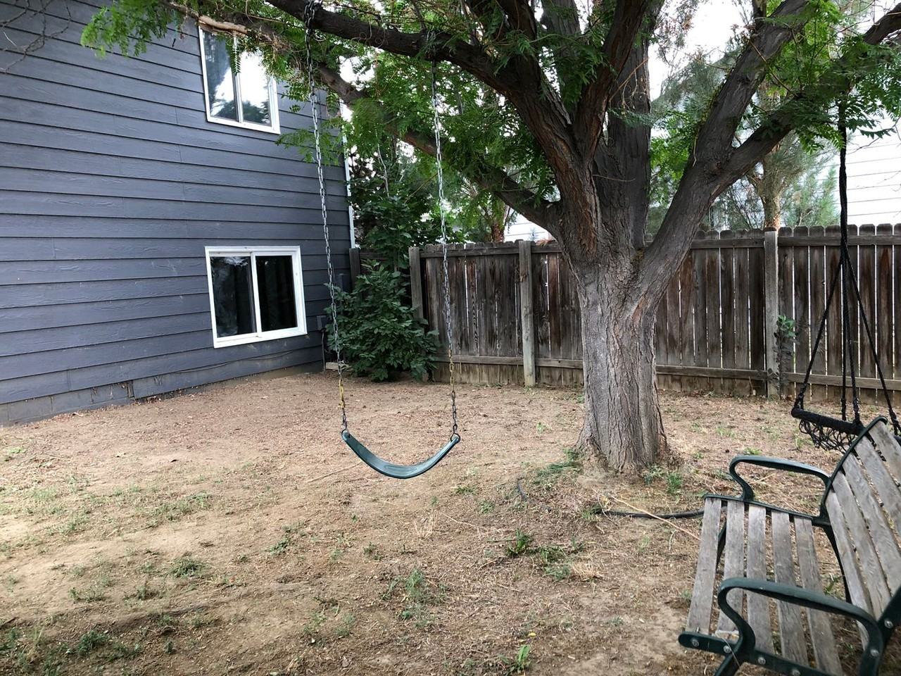 126 Fossil Ct W - Photo 4 of 17