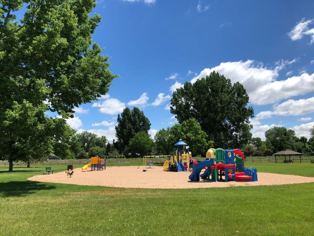 126 Fossil Ct W - Photo 6 of 17