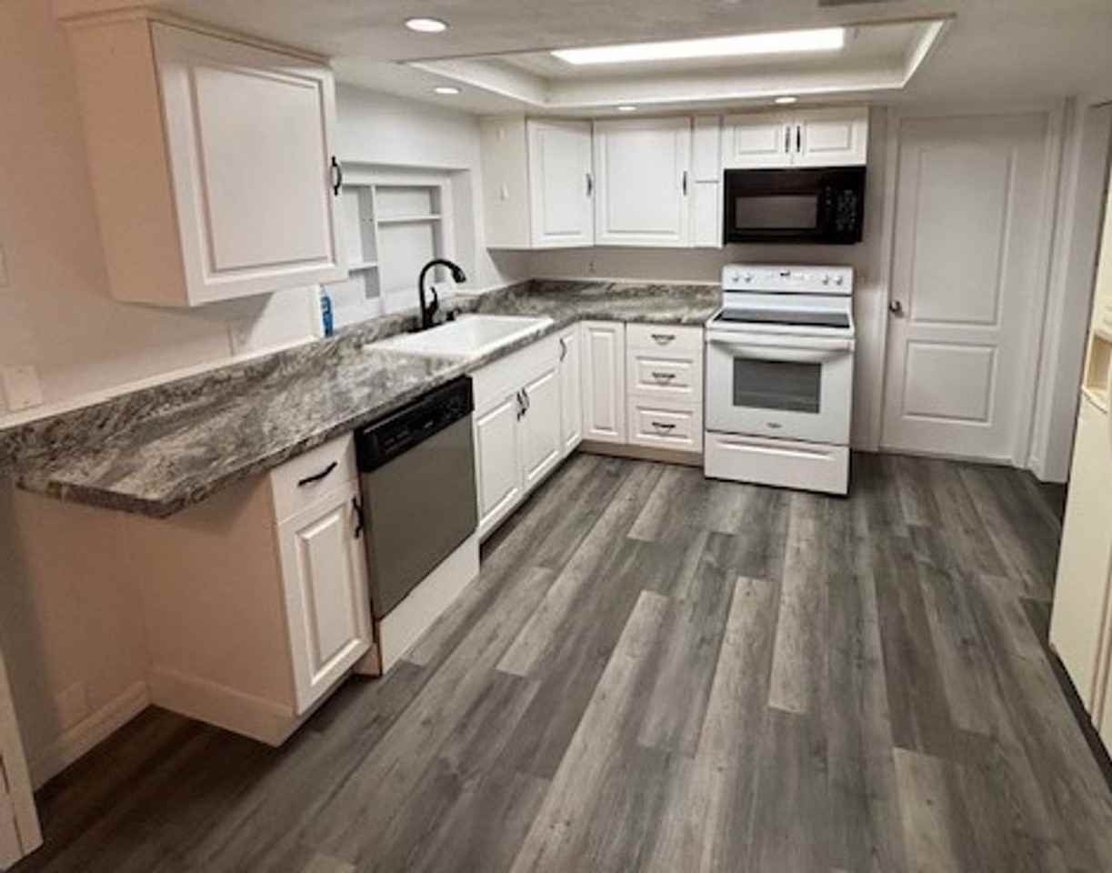 13821 Peace Blvd - Photo 2 of 16