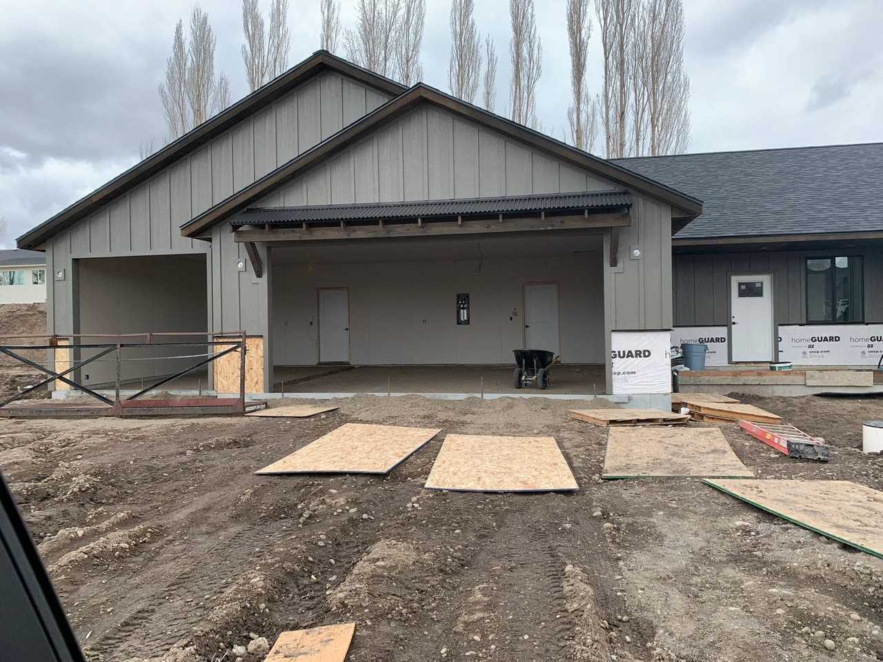 229 Camas St - Photo 2 of 14