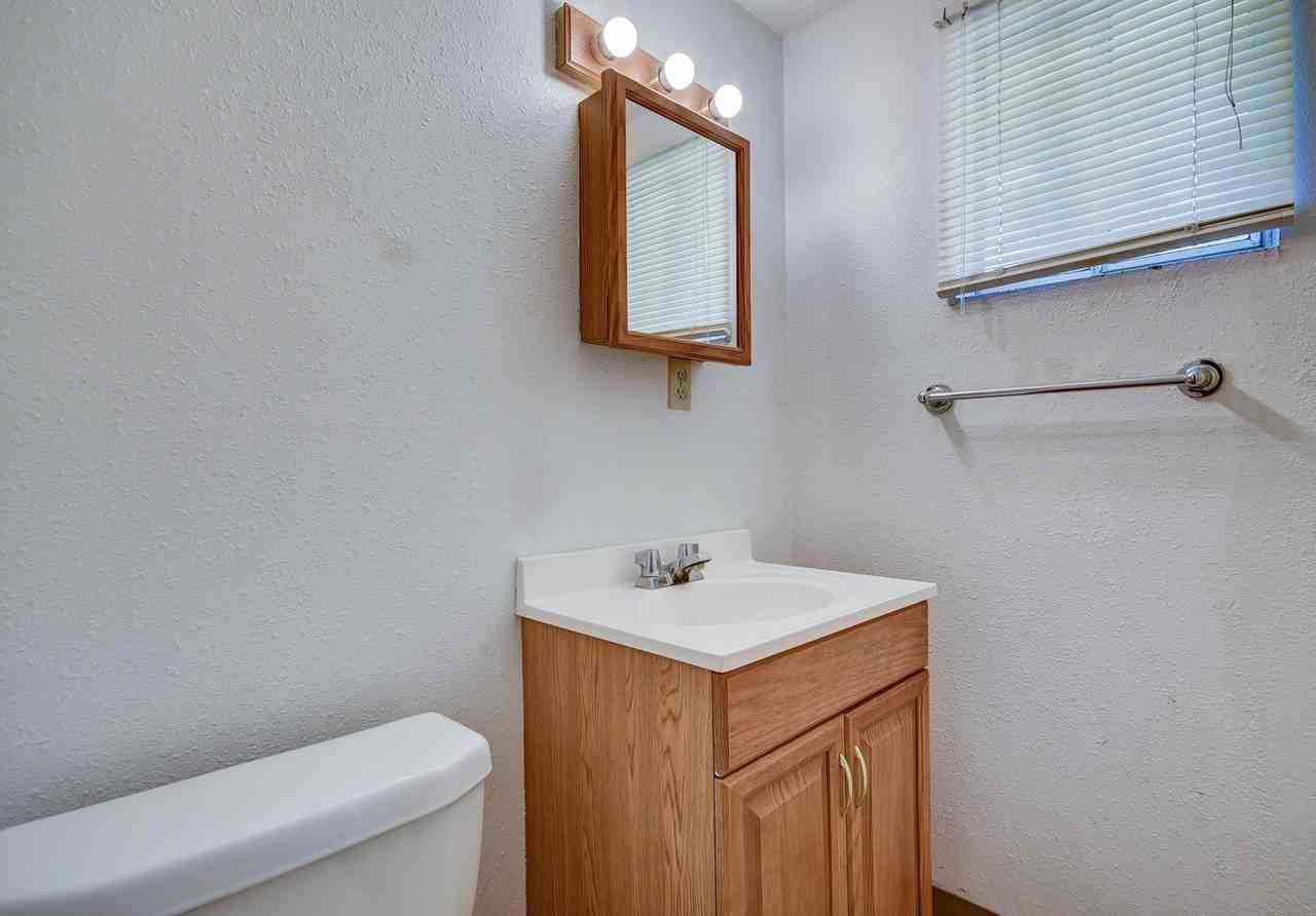 Seabreeze (3125 N Oak Harbor Rd) - Photo 3 of 16