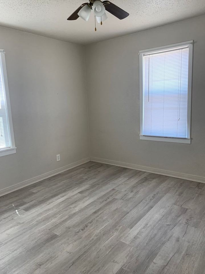 1812 W 17th Ln - Photo 2 of 7