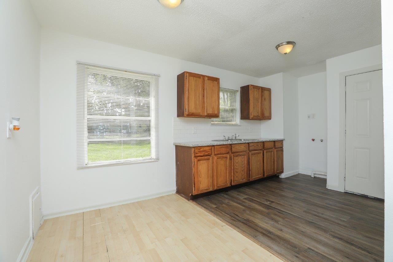 5418 Myrtlewood St - Photo 6 of 19