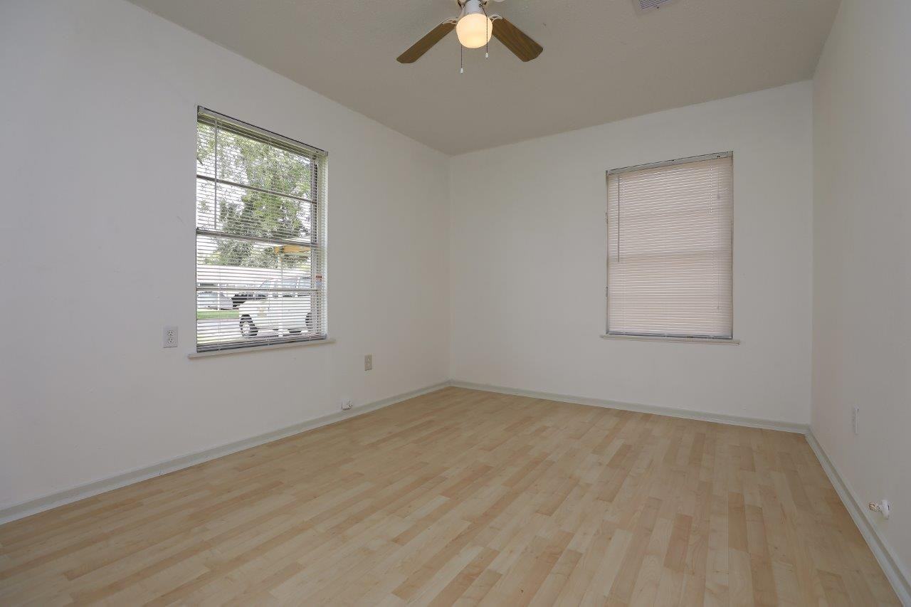 5418 Myrtlewood St - Photo 7 of 19