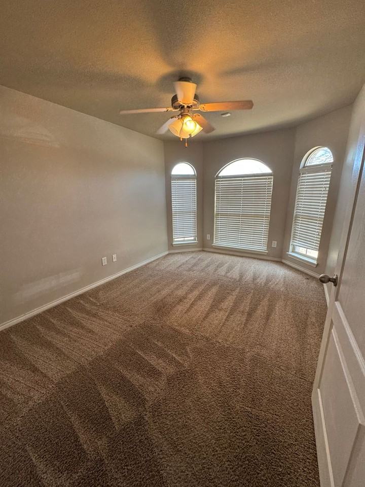 10202 Hope Ave - Photo 6 of 12