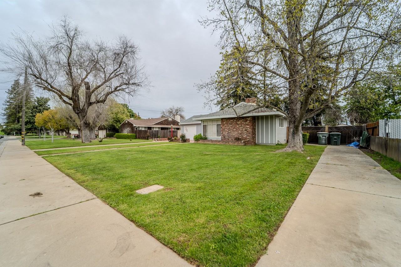 2415 Covillaud St - Photo 2 of 27