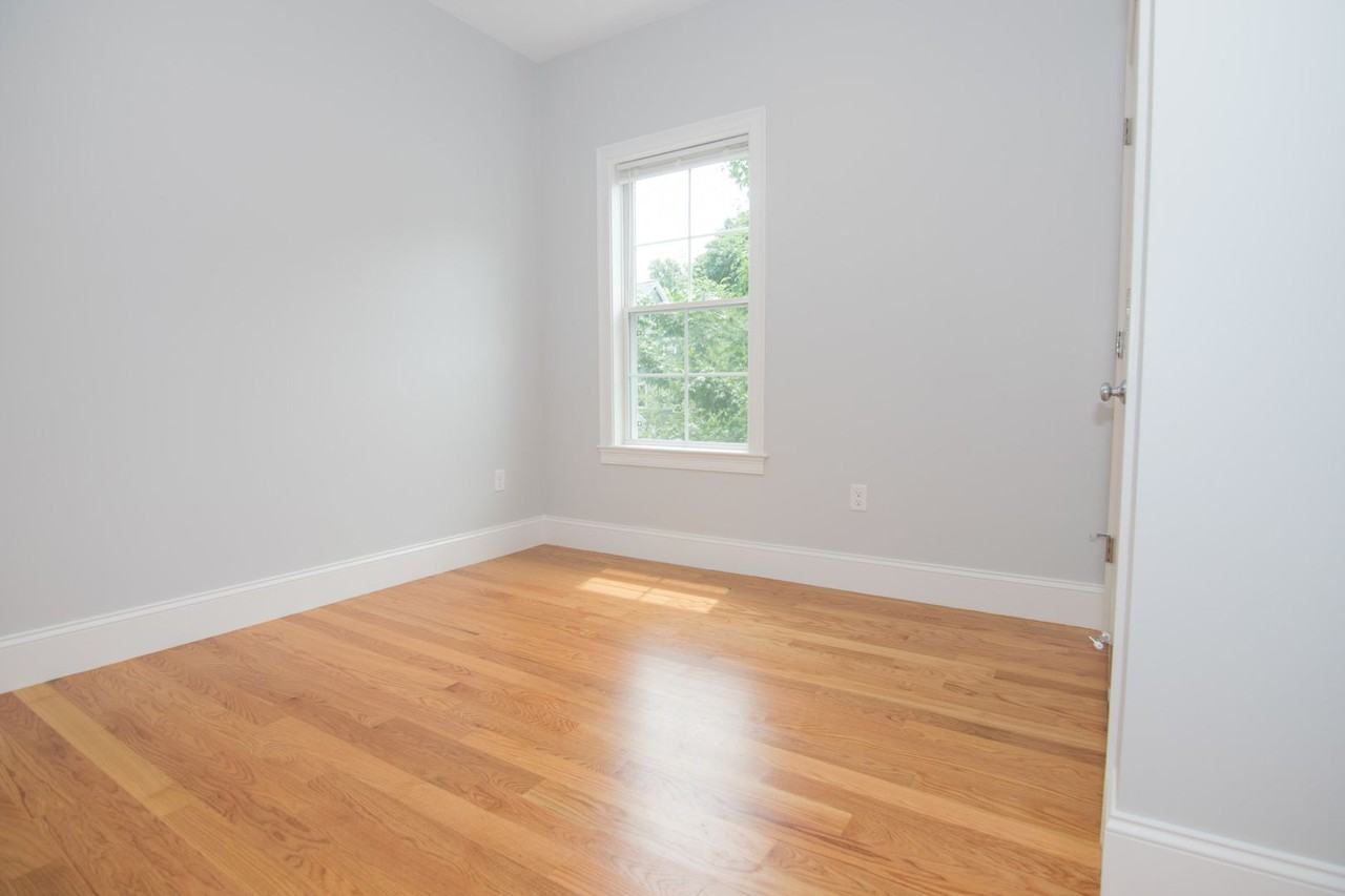 10 Islington St - Photo 2 of 13