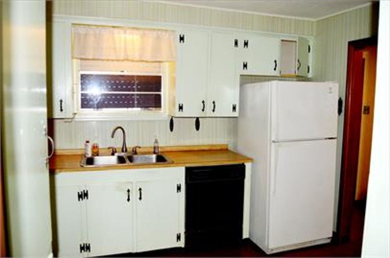 203 Funderburk Ave - Photo 2 of 7