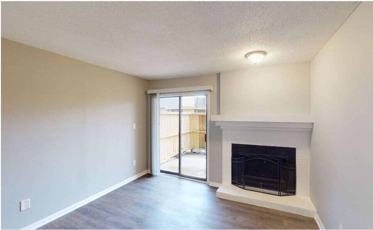 4031 Hunters Ridge Drive - Photo 3 of 8