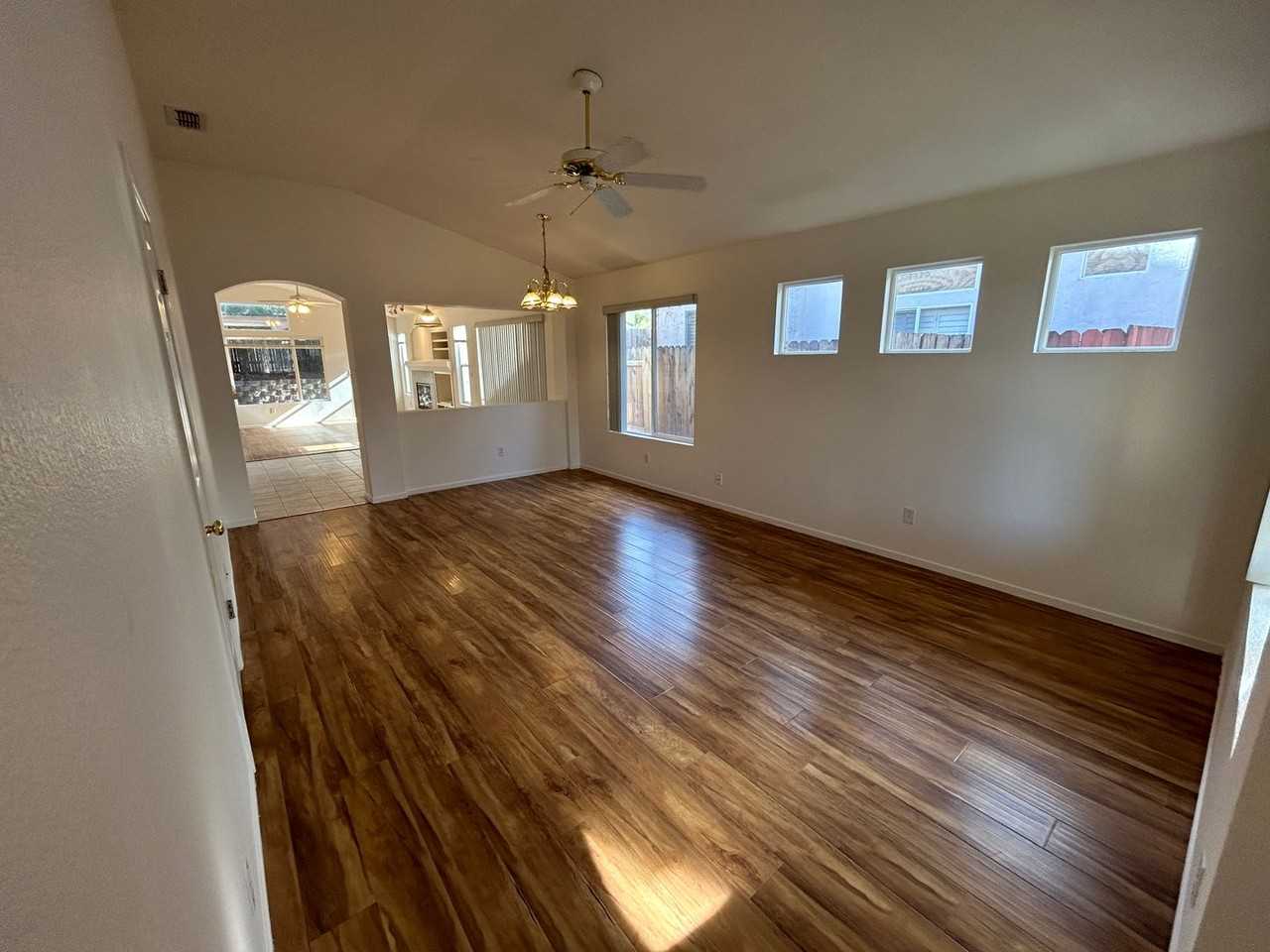 8467 Heritage Hill Dr - Photo 2 of 13