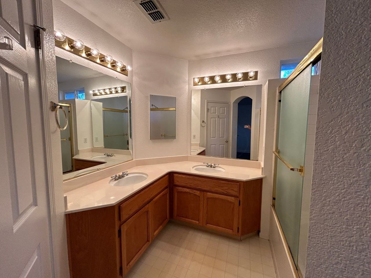 8467 Heritage Hill Dr - Photo 7 of 13