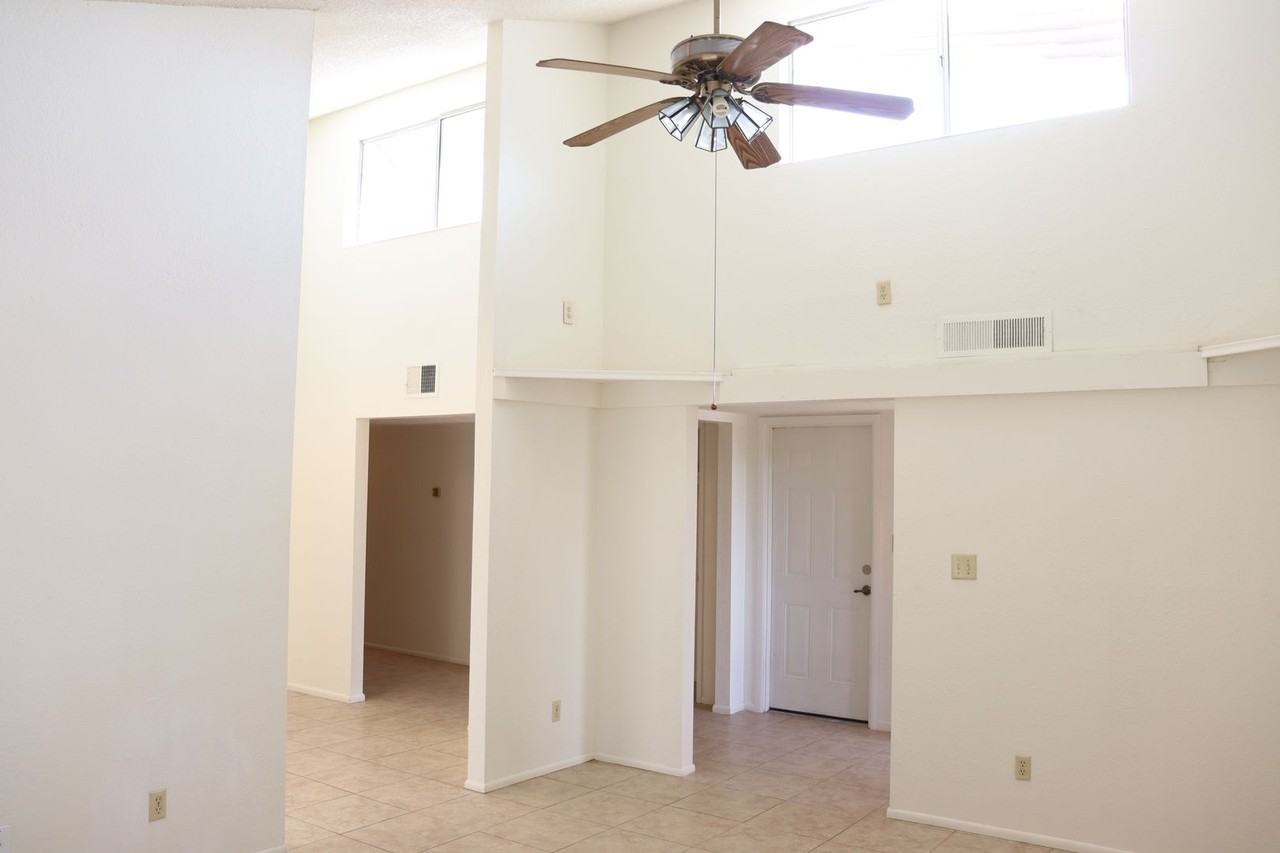 1113 Plaza Azul - Photo 3 of 20