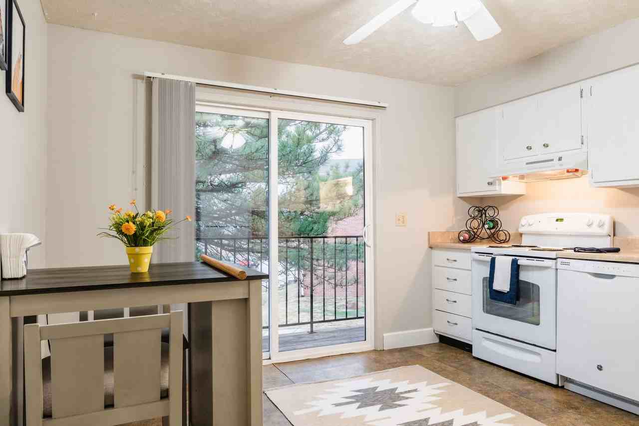 The Colonial Apartments - Photo 2 of 20