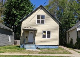 featured image of 384 Iona Ave
