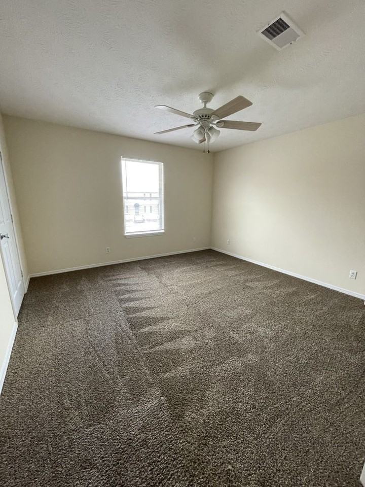 640 W Stevens St - Photo 5 of 10