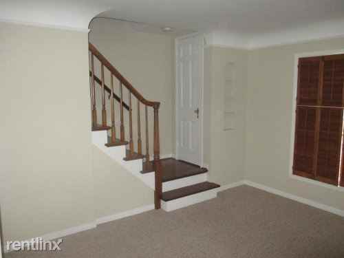 3851 Brewster St - Photo 2 of 10