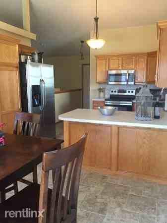 4112 Farmstead St - Photo 3 of 3