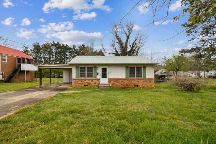 606 E Cardinal St - Photo 2 of 15