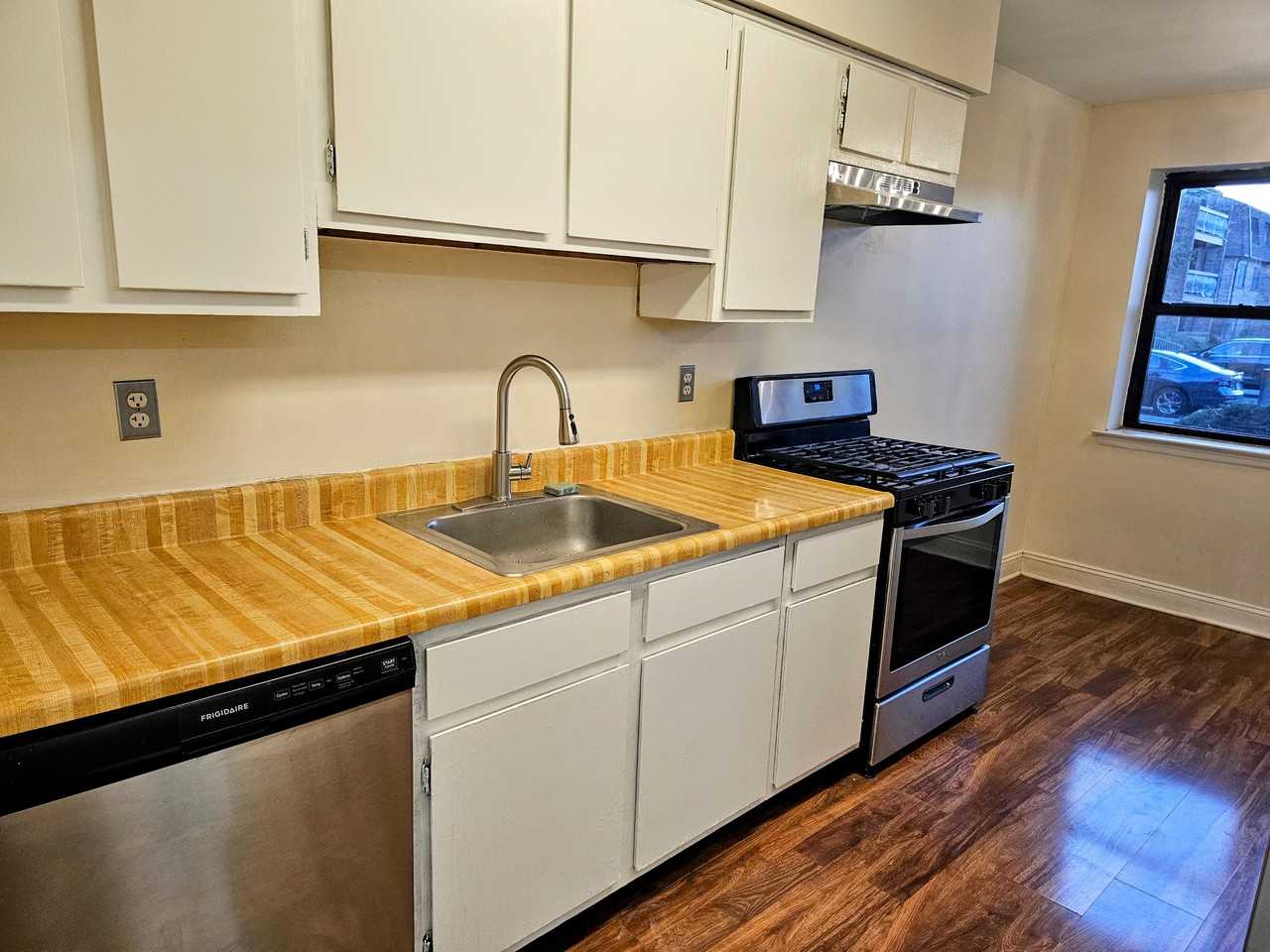 1525 Raspberry Ct #NA - Photo 2 of 5