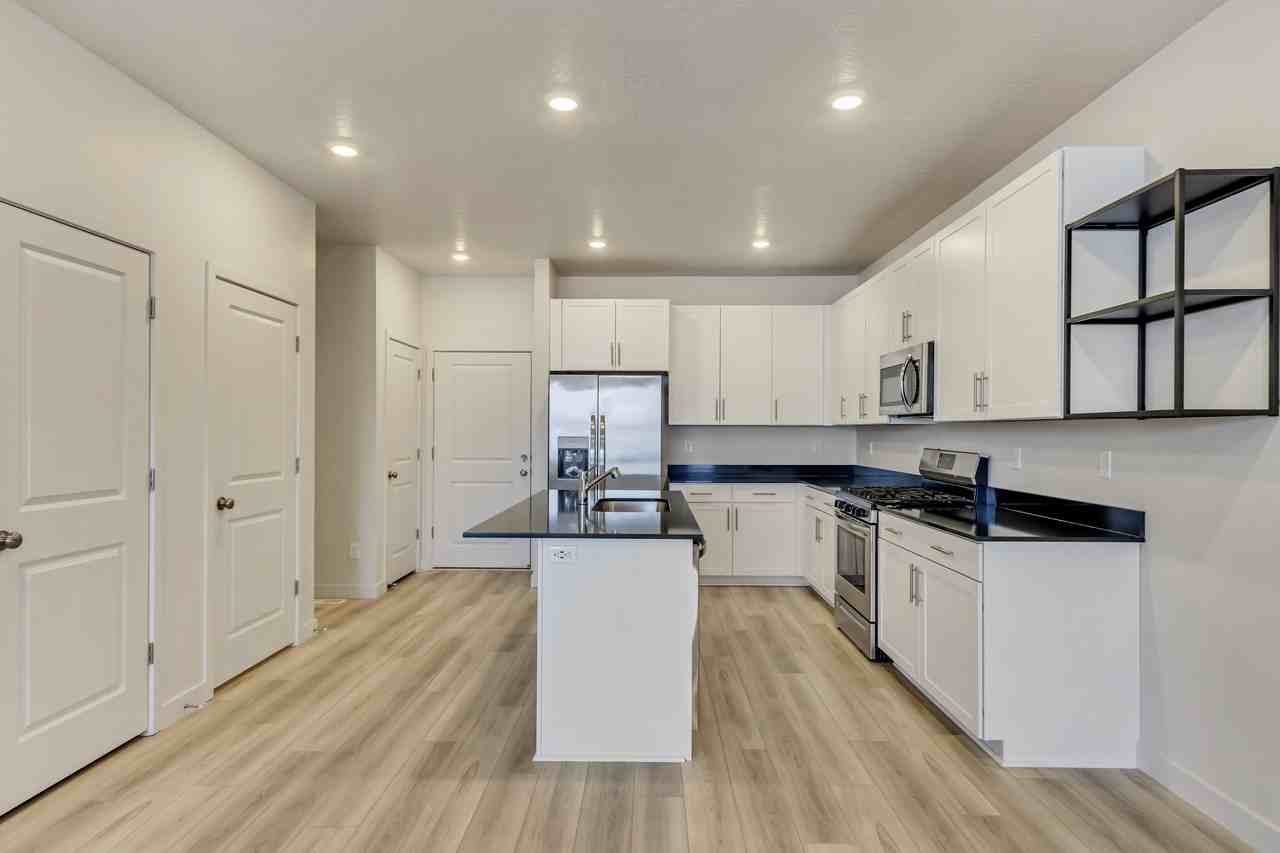 2257 N Canal View Ln #2257 - Photo 5 of 20