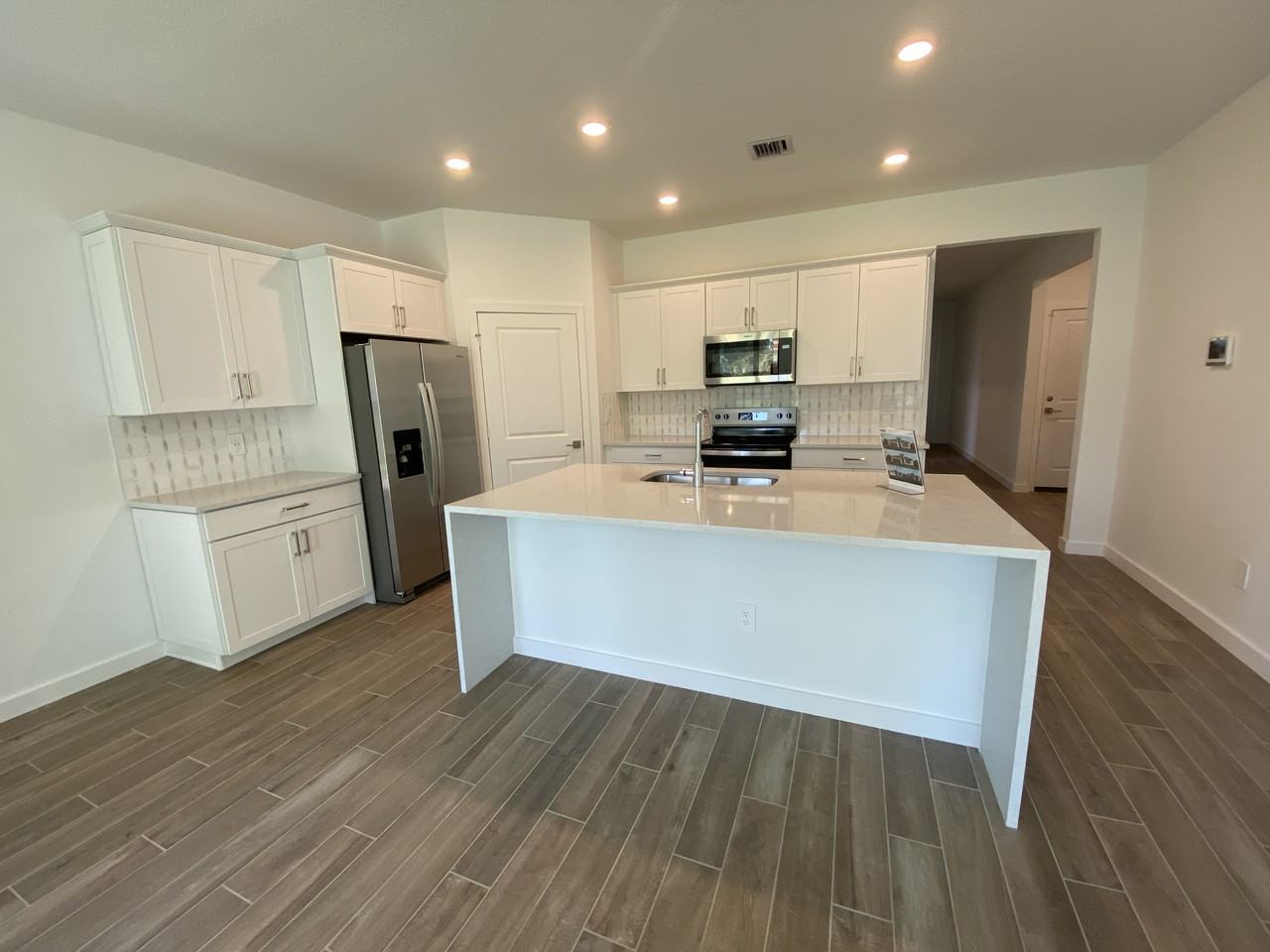 2099 Ne Cedar St #NA - Photo 3 of 16