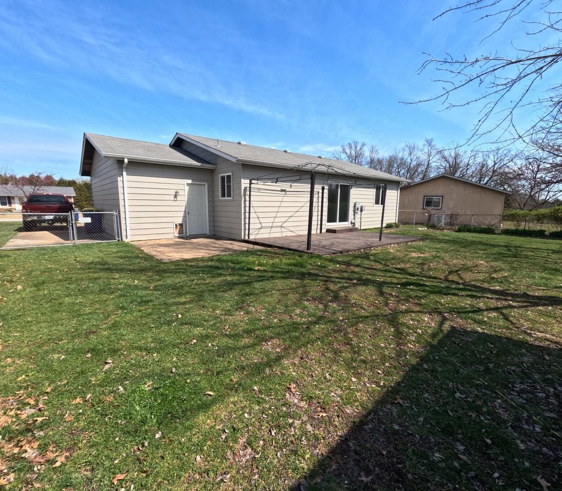 310 Roanoke Dr #NA - Photo 2 of 18