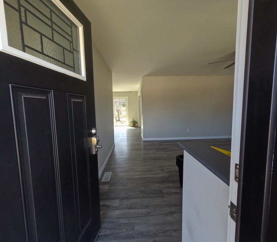 310 Roanoke Dr #NA - Photo 4 of 18