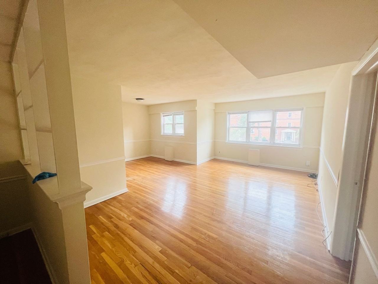 3425 Kensington Avenue - Photo 5 of 50