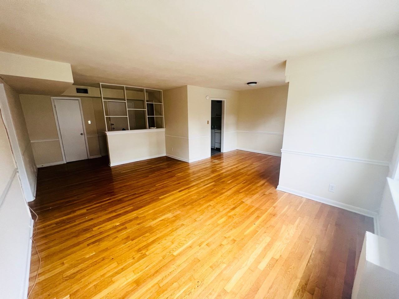 3425 Kensington Avenue - Photo 7 of 50