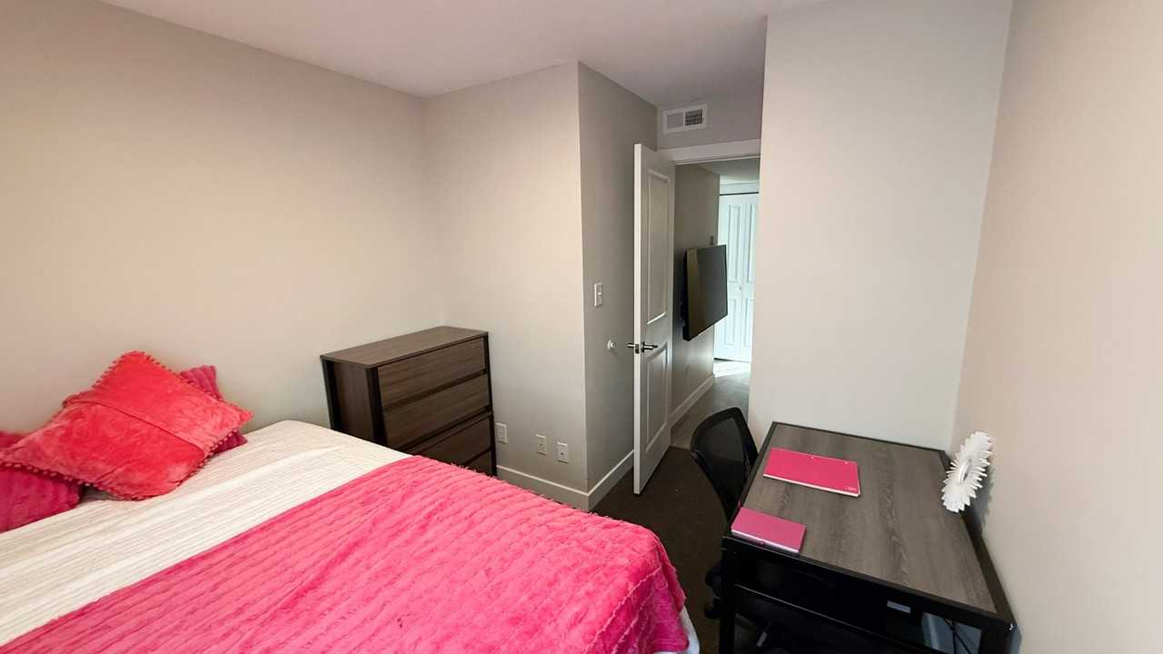 104 N Lincoln - Photo 5 of 28