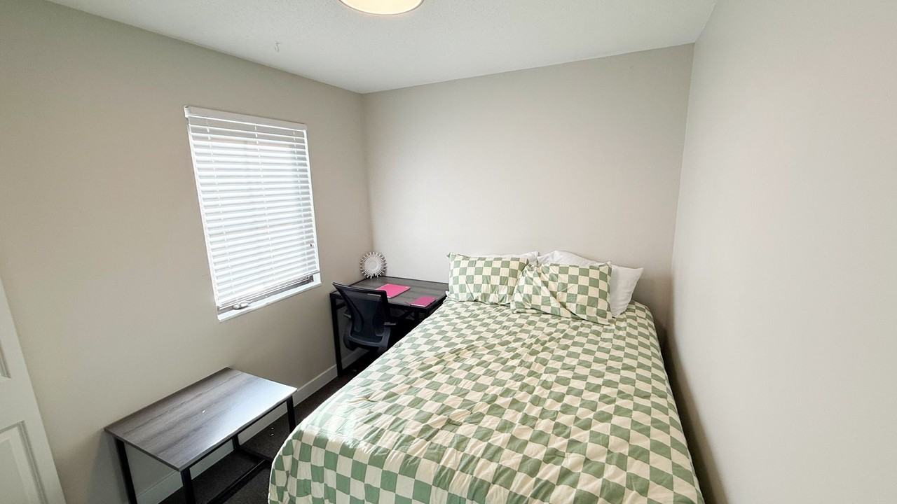 104 N Lincoln - Photo 7 of 28