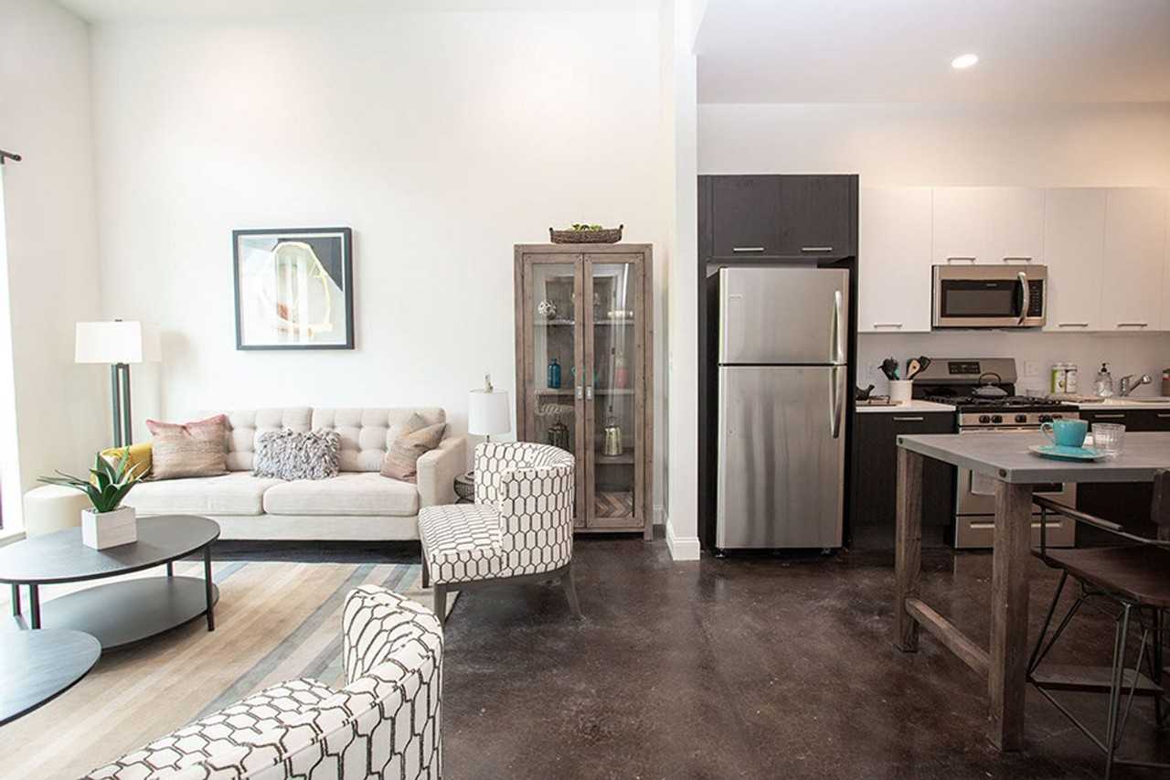 Ten Front - Photo 5 of 26