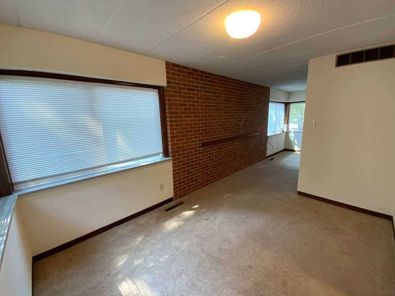 1406 Bass Ave - Photo 5 of 50