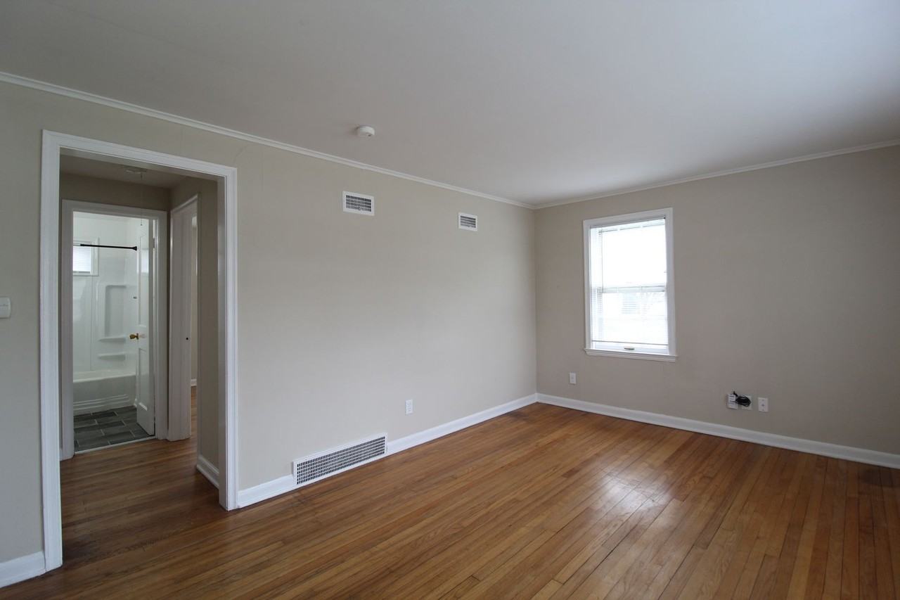 502 E Glendale St - Photo 2 of 8
