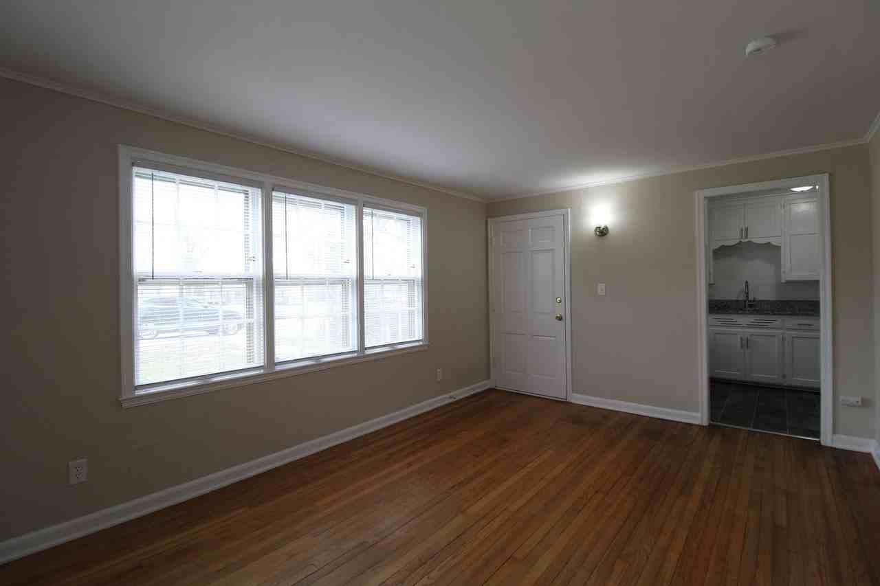 502 E Glendale St - Photo 3 of 8