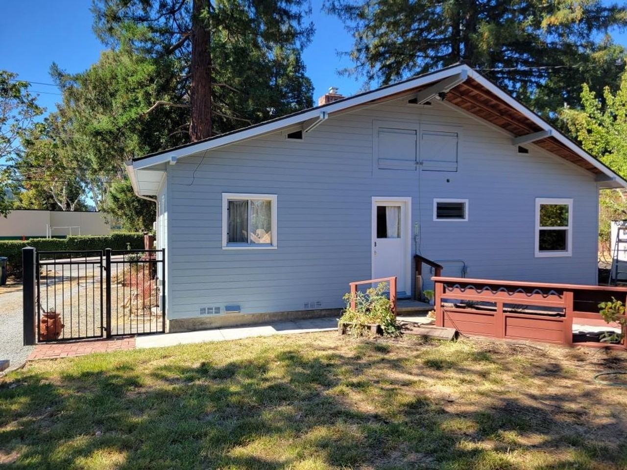 112 Hacienda Dr - Photo 2 of 26