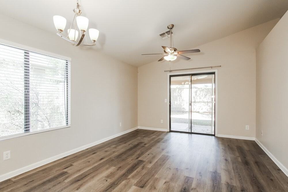 8614 W Mariposa Dr - Photo 5 of 16