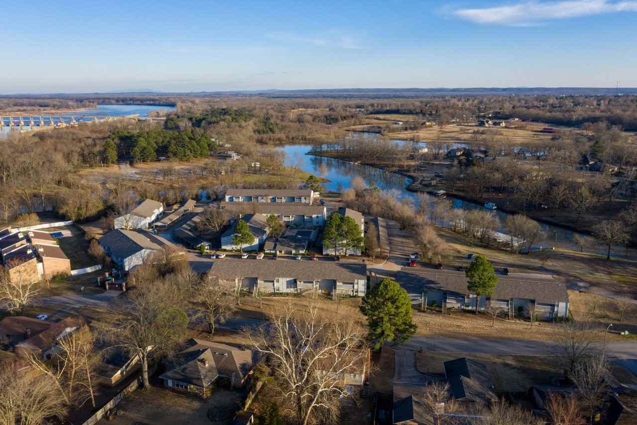 Marina Apartments - Photo 2 of 8