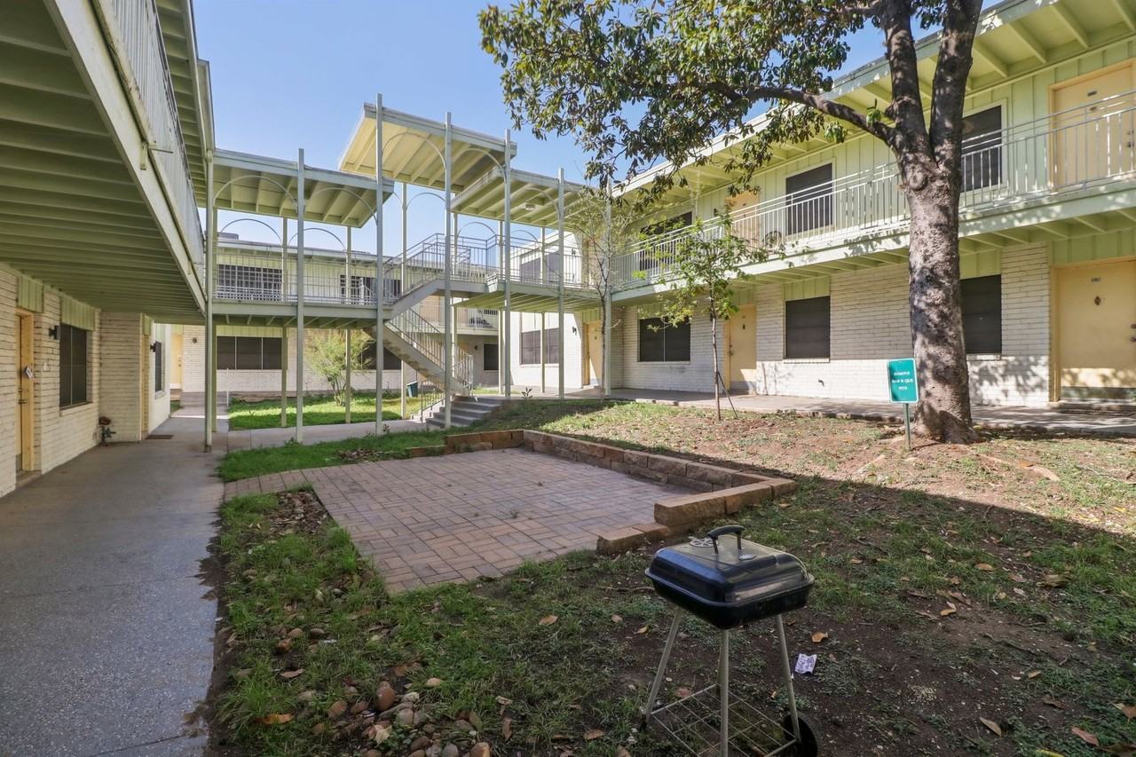 THE ARCHES - Photo 6 of 18