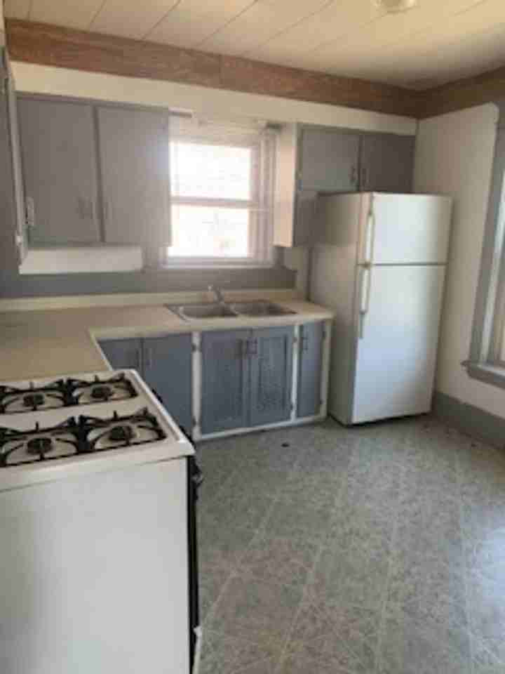 117 1/2 Lafayette St - Photo 3 of 6