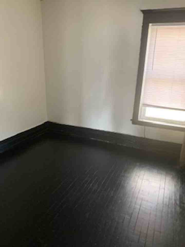 117 1/2 Lafayette St - Photo 4 of 6