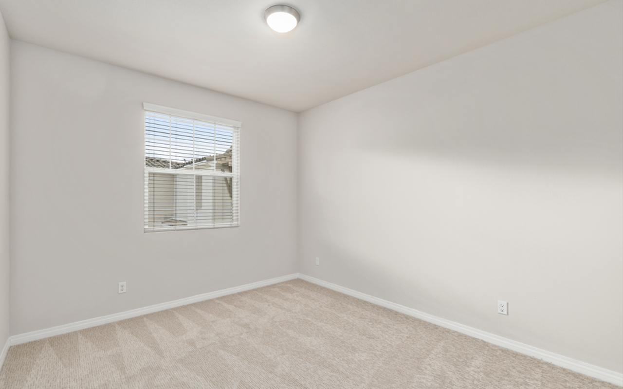 Costa Pointe Luxury 3 - Photo 4 of 10