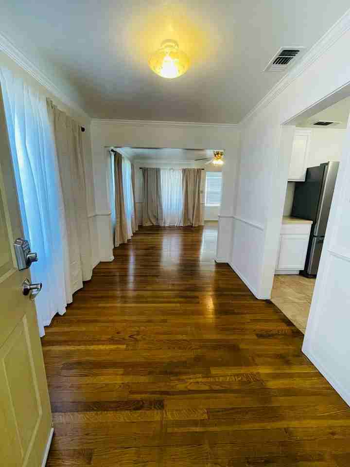2305 Cantalier St - Photo 2 of 9