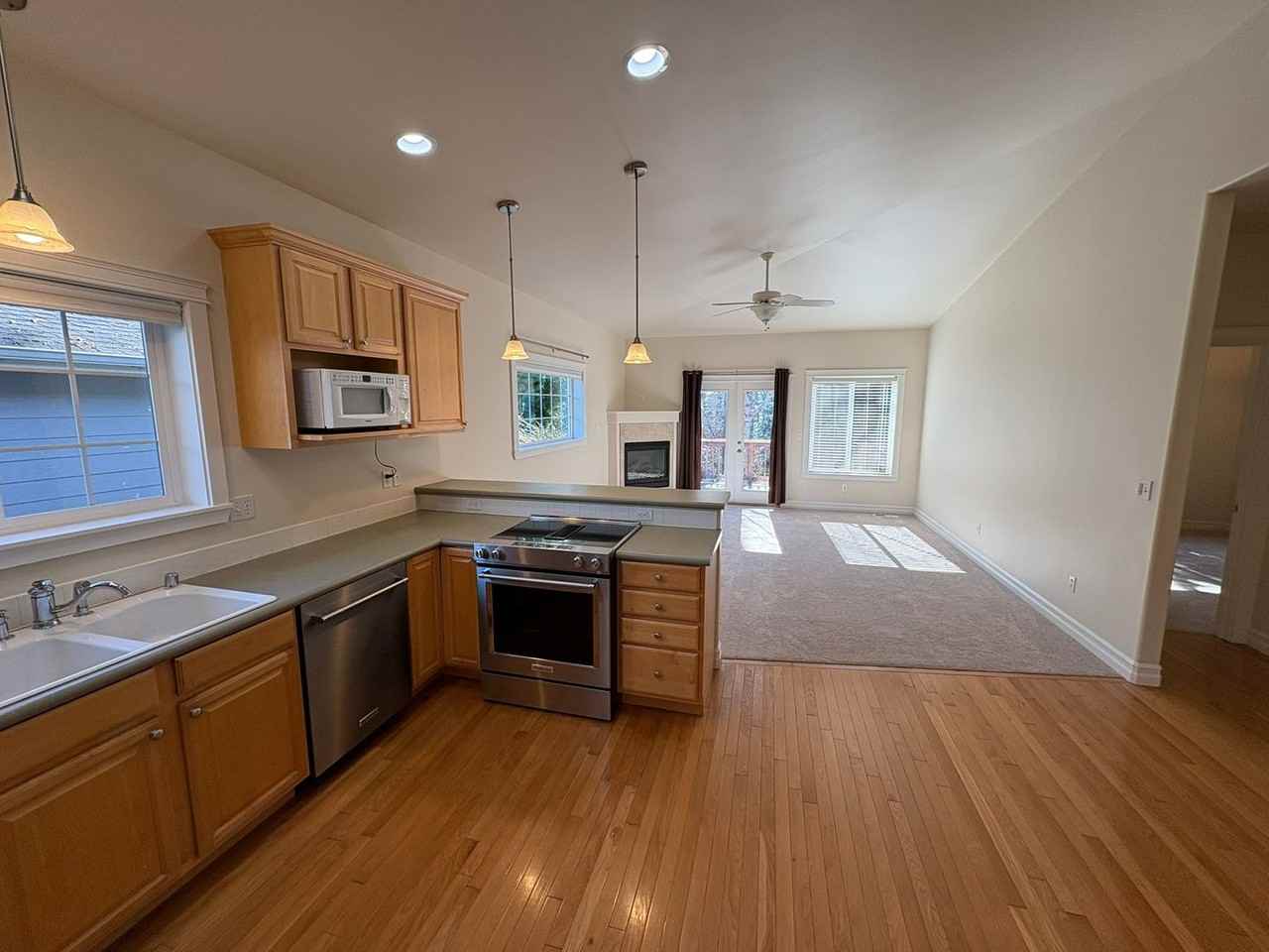 1809 Cedar Springs Ln - Photo 6 of 19