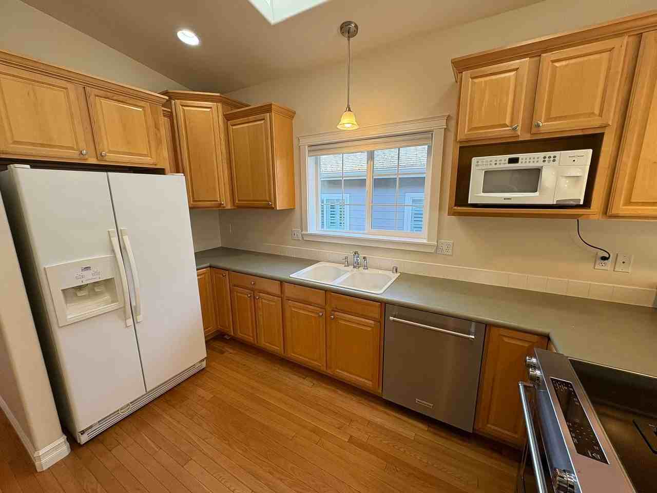 1809 Cedar Springs Ln - Photo 7 of 19