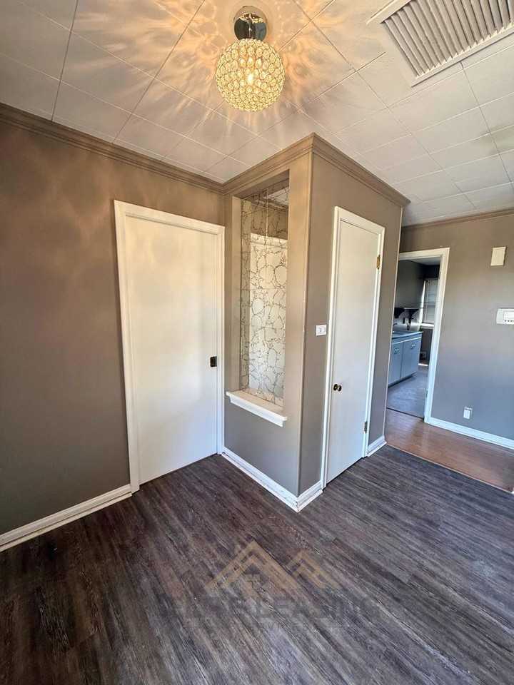 8021 Sw 10th Ave - Photo 3 of 25