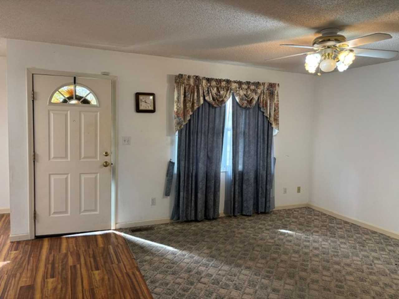 2818 S Villa Dr - Photo 2 of 12