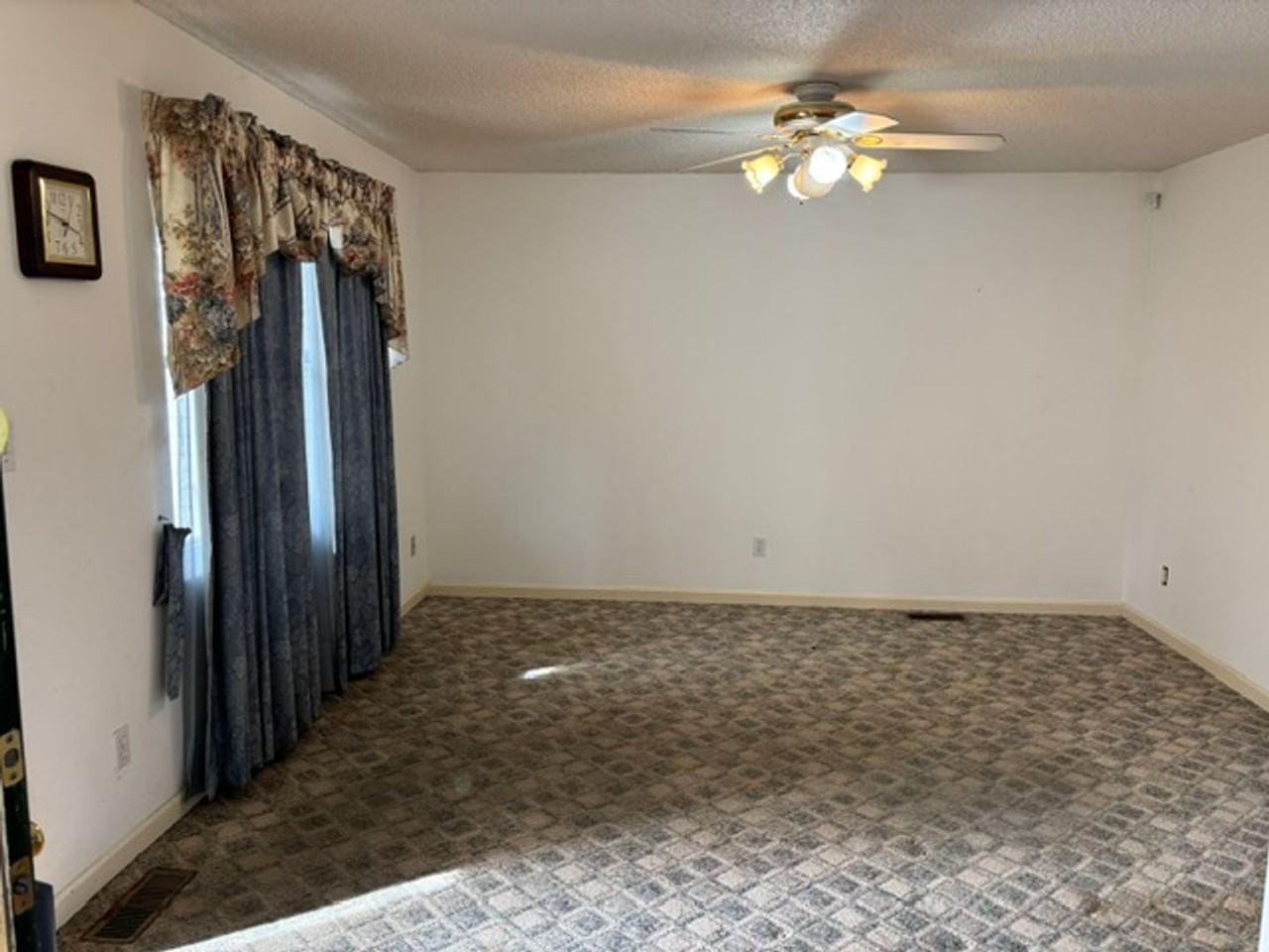 2818 S Villa Dr - Photo 3 of 12